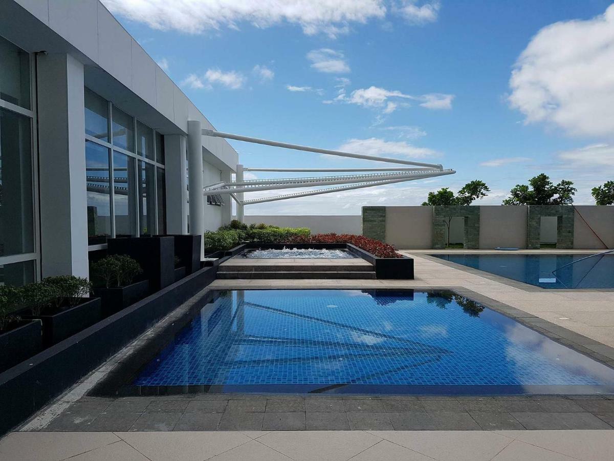Apartment Sea View At Mactan Newtown Lapu-Lapu City Bagian luar foto